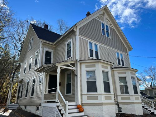109 1/2 Warren St, Concord, NH, 03301-2935 | Card Image