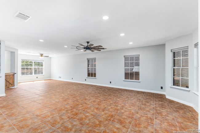 1687 Fir Cir, House other with 4 bedrooms, 3 bathrooms and null parking in Schertz TX | Image 10