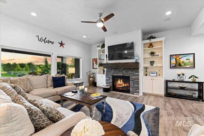 22962 Signature Pointe Ln, House other with 4 bedrooms, 3 bathrooms and 4 parking in Wilder ID | Image 5