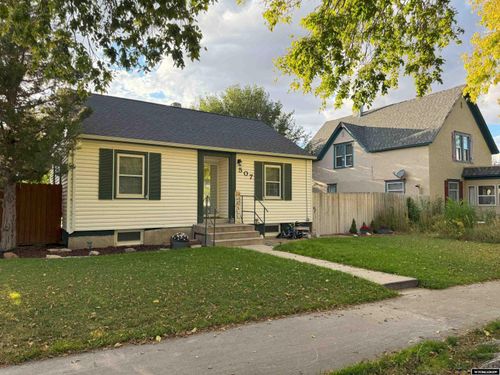 507 10th St, Wheatland, WY, 82201-2921 | Card Image