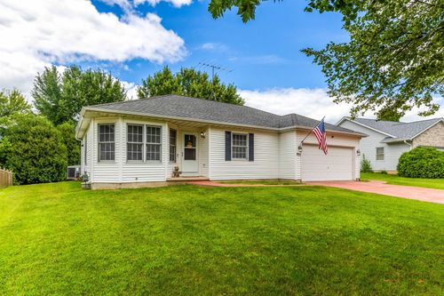 807 Aspen Way, Genoa, IL, 60135-7504 | Card Image