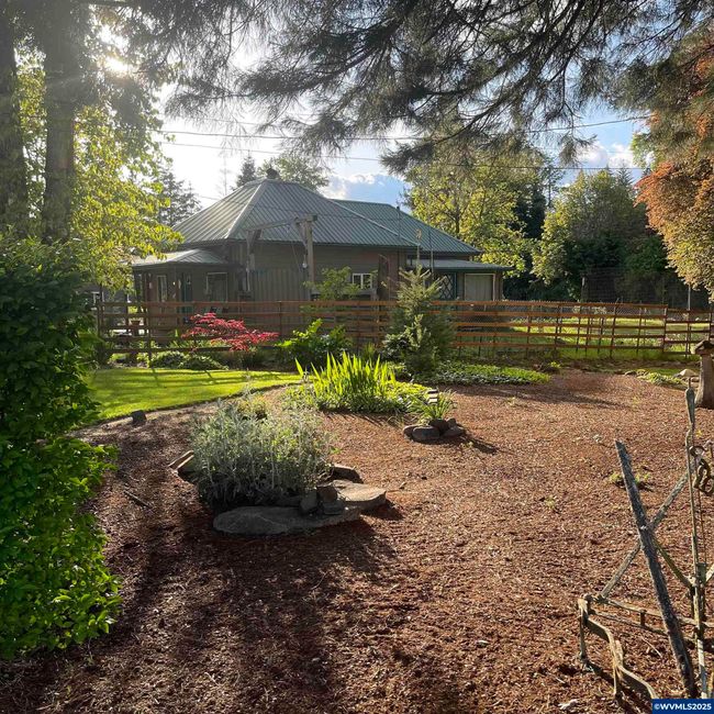 731 Nw Sunset Ct, House other with 3 bedrooms, 2 bathrooms and null parking in Mill City OR | Image 24