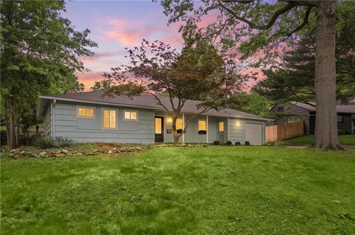 7740 Briar St, Prairie Village, KS, 66208-4329 | Card Image