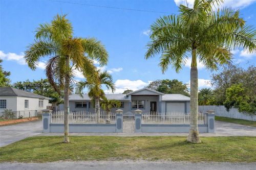 330 Nw 13th St, Homestead, FL, 33030-4232 | Card Image