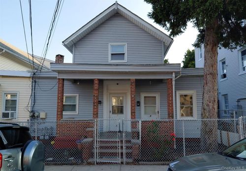 37 Broad St, Haverstraw, NY, 10927-1632 | Card Image