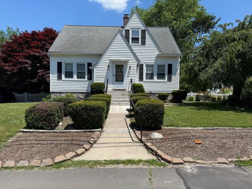 28 Maplerow Avenue, Waterbury, CT, 06705 | Card Image