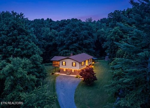 285 Noahs Ridge Rd, Pennington Gap, VA, 24277-1115 | Card Image