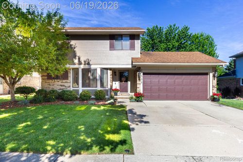 21508 Hall Rd, Woodhaven, MI, 48183-5200 | Card Image