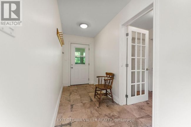 28084 Highway 41, House other with 5 bedrooms, 2 bathrooms and 5 parking in Renfrew ON | Image 10