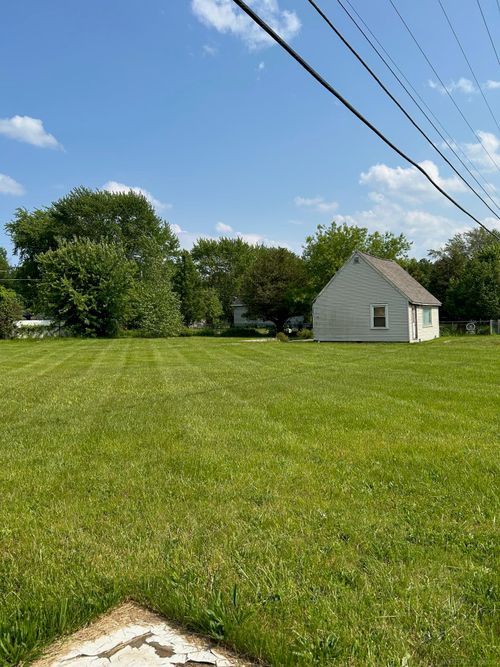 7435 Lakeshore Rd, Lexington, MI, 48450-9766 | Card Image