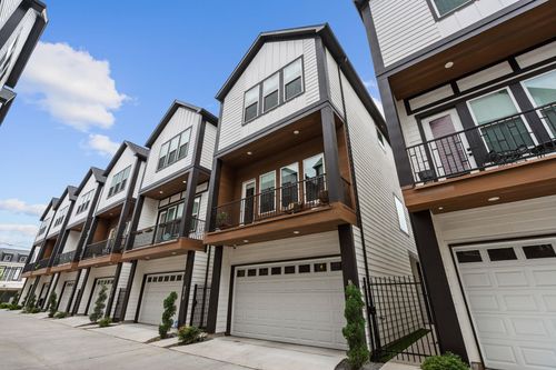 f-857 Fisher St, Houston, TX, 77018-5372 | Card Image