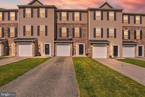 48 Holstein Dr, HANOVER, PA, 17331-8040 | Card Image