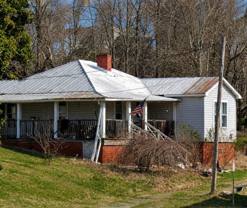 109 E Main Blvd, Church Hill, TN, 37642-3729 | Card Image