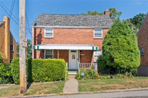 208 Newburn Ave, Brentwood, PA, 15227-2302 | Card Image