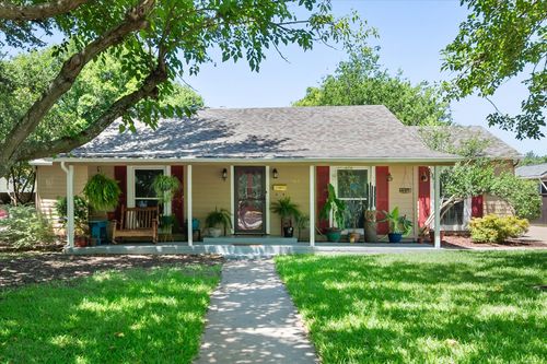 502 Bellevue Dr, Cleburne, TX, 76033-4726 | Card Image
