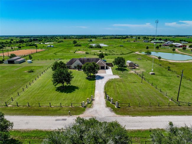17087 County Road 266, Home with 3 bedrooms, 4 bathrooms and 2 parking in East Bernard TX | Image 9