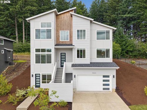 10025 Se Nicholas Dr, Happy Valley, OR, 97086-7371 | Card Image