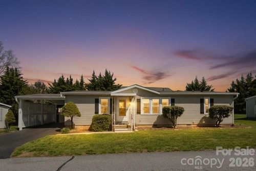 222 Cranbrook Cir, Hendersonville, NC, 28792-7501 | Card Image