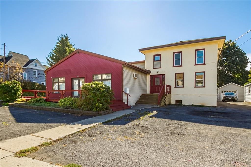 86 E North St, Geneva, NY 14456