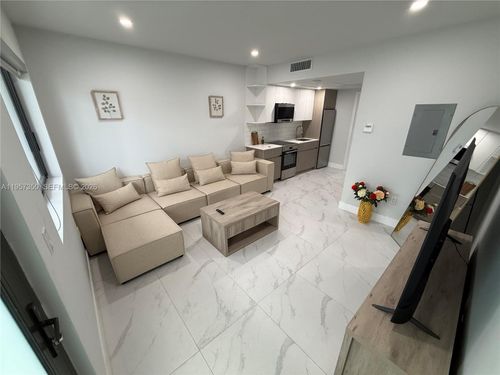 apt-7-944 Jefferson Ave, Miami Beach, FL, 33139-8340 | Card Image