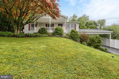 6 N Locke Ave, YEAGERTOWN, PA, 17099-9616 | Card Image