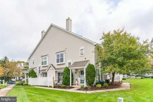 105 Oswego Ct, Mount Laurel, NJ, 08054-5275 | Card Image