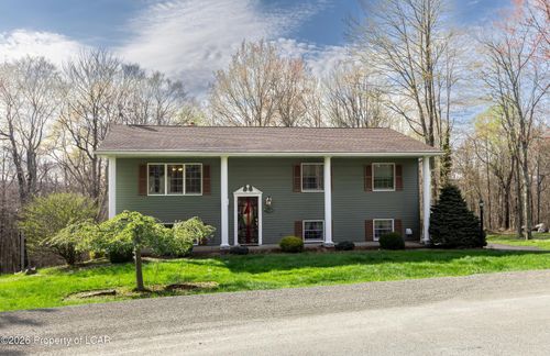 201 Mcintosh Dr, Carbondale, PA, 18407-1450 | Card Image