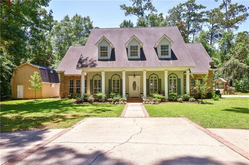 105 Woodlawn Ln, Mandeville, LA, 70471-3215 | Card Image