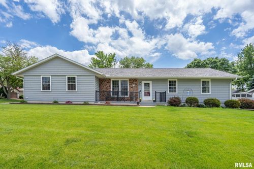 1415 W 59th St, Davenport, IA, 52806-1815 | Card Image
