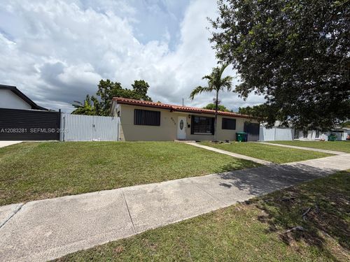 9315 Jamaica Dr, Cutler Bay, FL, 33189-1705 | Card Image