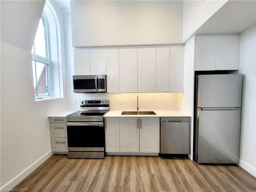 {{alt}} | Card Image