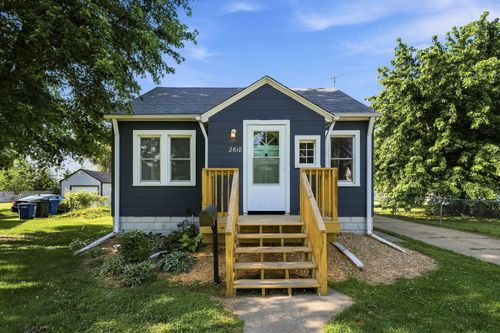 2618 38th Ave, Moline, IL, 61265-6353 | Card Image