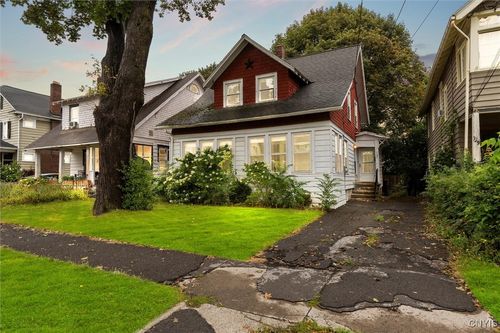 137 Fellows Ave, Syracuse, NY, 13210-2213 | Card Image