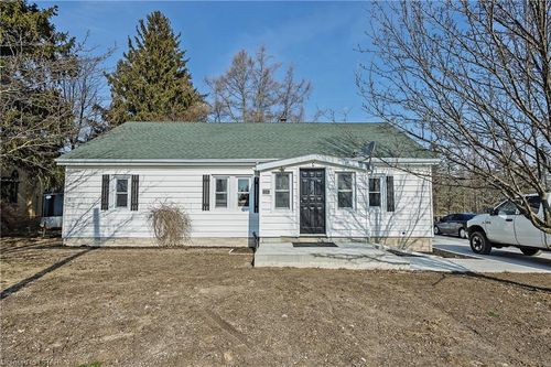 205 Church St, Wardsville, ON, N0L2N0 | Card Image