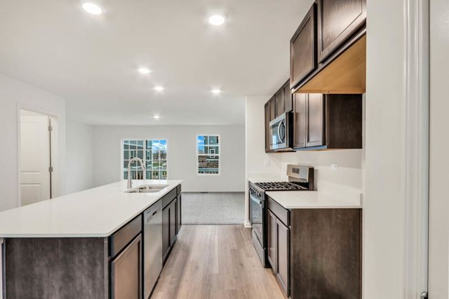 361 Bridgeview Ct, Townhouse with 3 bedrooms, 3 bathrooms and 2 parking in St. Charles IL | Image 4