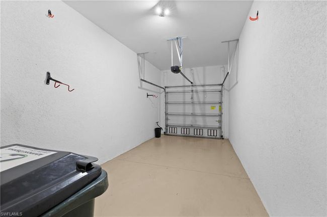 Garage | Image 27