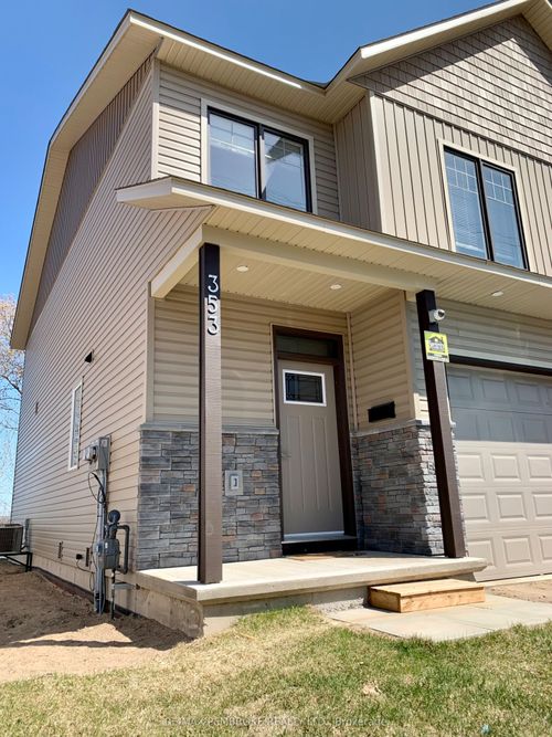 353 Nelson St, Pembroke, ON, K8A3N5 | Card Image