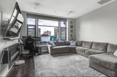 apt-307-7 Central Sq, Lynn, MA, 01901-1343 | Card Image