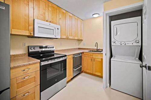 apt-75-820 Casanova Ave, Monterey, CA, 93940-6888 | Card Image
