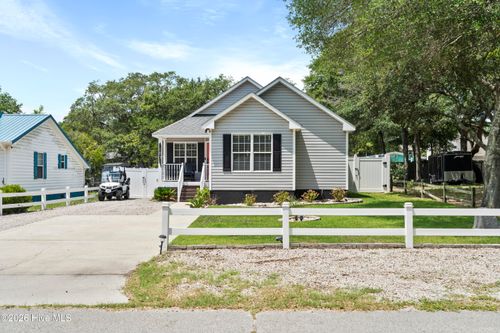 157 Ne 3rd St, Oak Island, NC, 28465-6602 | Card Image