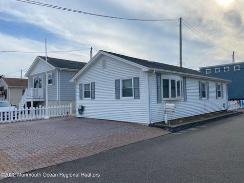 103 W Dune Way, Lavallette, NJ, 08735-1714 | Card Image