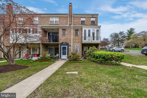 8116 Lakecrest Dr, GREENBELT, MD, 20770-3318 | Card Image