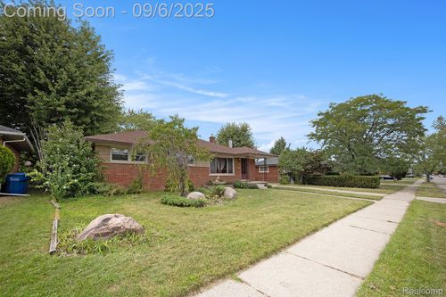24755 Hill Ave, Warren, MI, 48091-4459 | Card Image