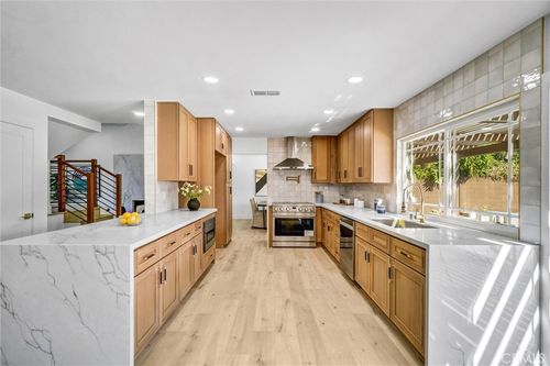 10424 Santa Rita St, Cypress, CA, 90630-4221 | Card Image