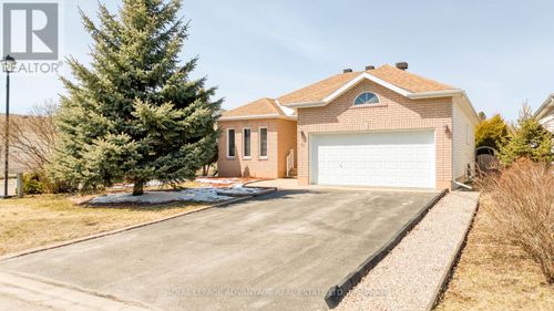 15 Antonio Way, Perth, ON, K7H3R5 | Card Image