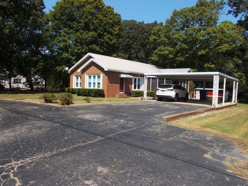 258 Washington Ave, Camden, TN, 38320-1130 | Card Image