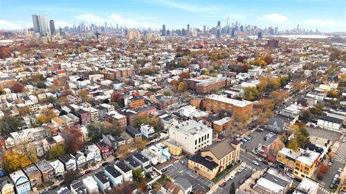 260 Ege Ave, Jersey City, NJ, 07304-1002 | Card Image