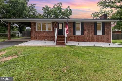 203 Pecan Ln, FREDERICKSBURG, VA, 22405-1744 | Card Image