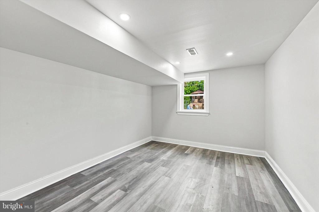Residential in SHARON HILL 2