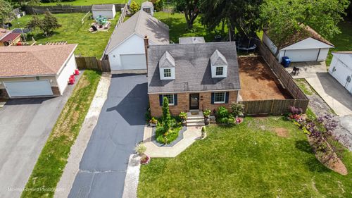 2211 N Bonnie Brook Ln, WAUKEGAN, IL, 60087-2842 | Card Image